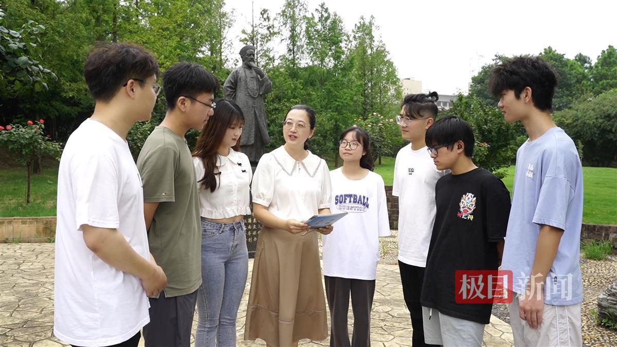 孟佳工作照1.jpg 孟佳工作照1.jpg