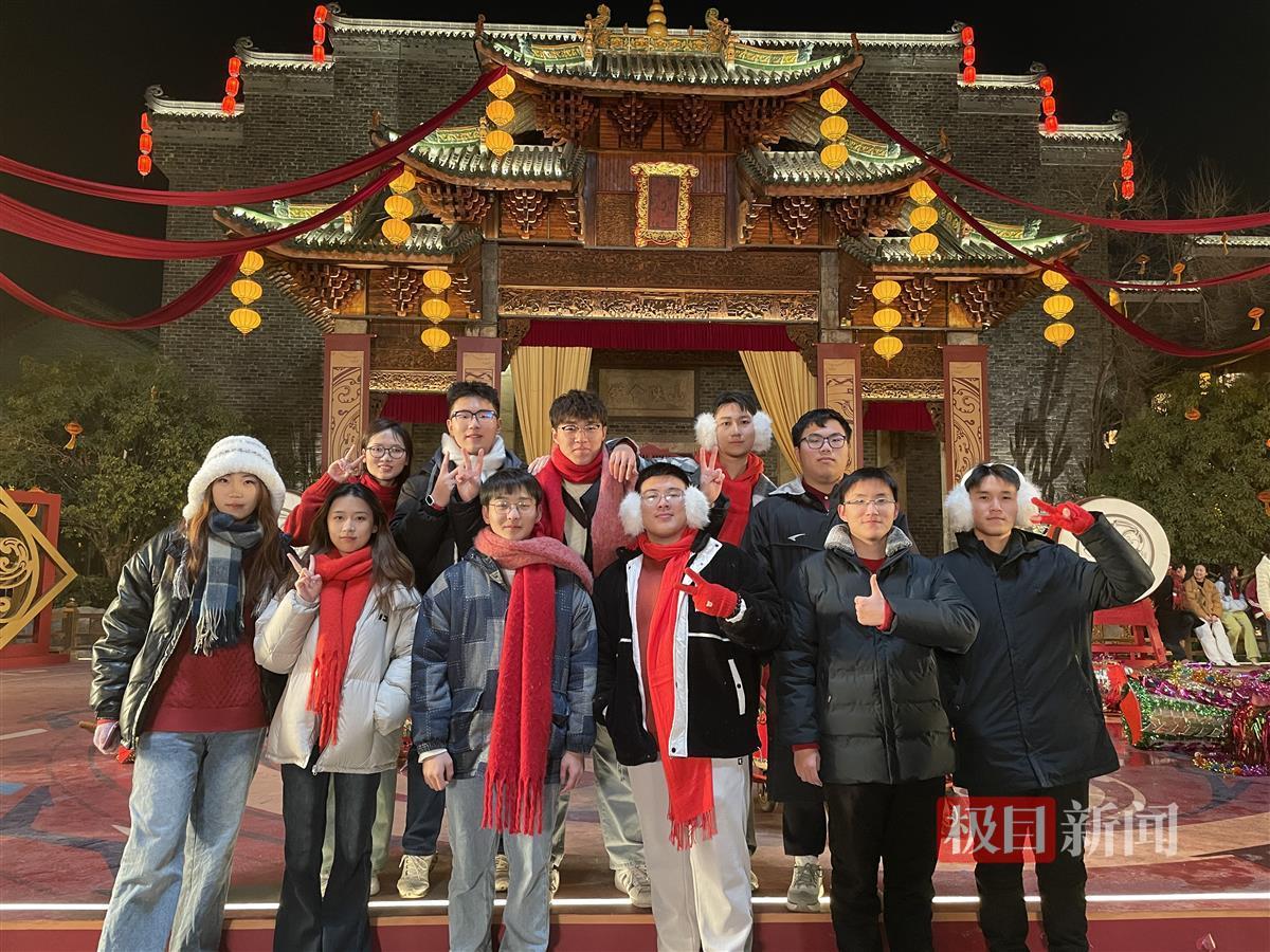 参演剪影。学校供图.jpg 参演剪影。学校供图.jpg